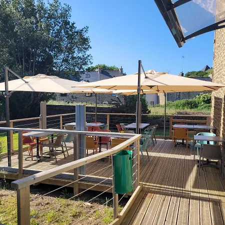 Otel Le Petit Montmartre Dinard