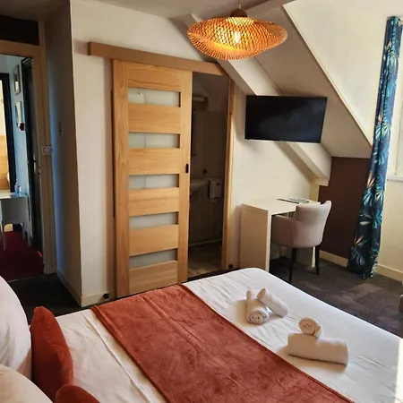 Le Petit Montmartre Otel